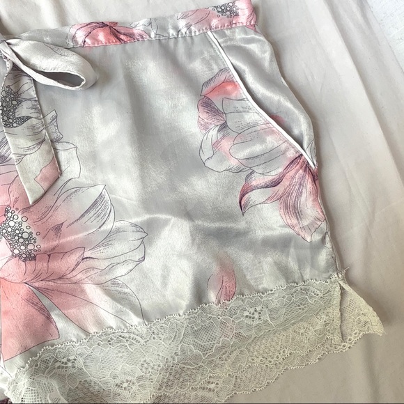 2 piece Silky Floral Lounge Set - Picture 6 of 8